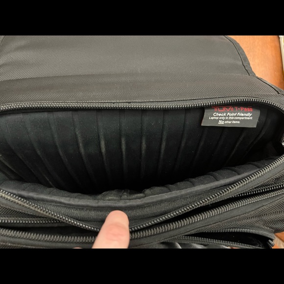 TUMI Arrivè brief case bag - Picture 6 of 8